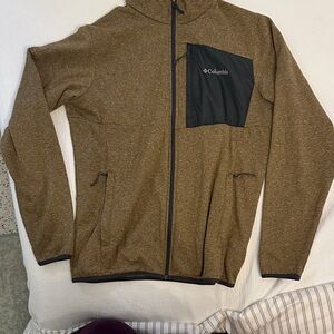 Columbia Tan Full-Zip Jacket with Black Pocket